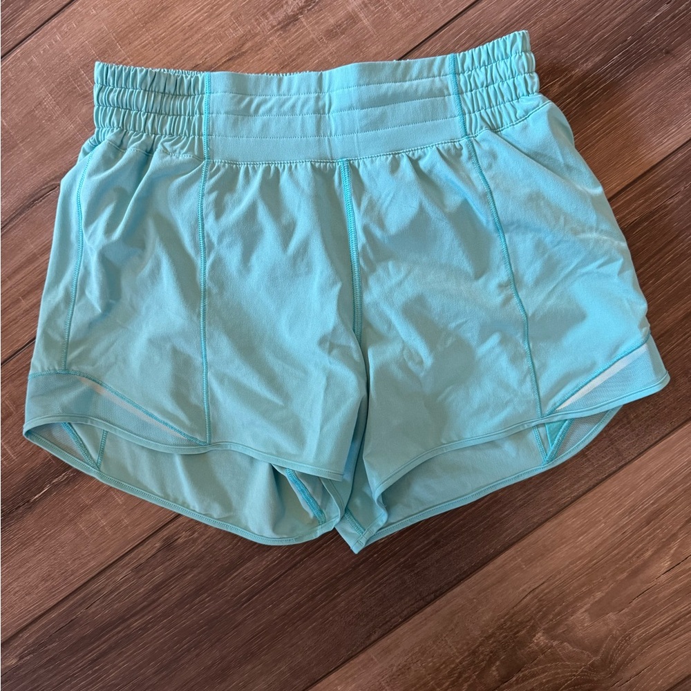 Lululemon Hotty hot 4” Shorts